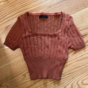 Scoop Neck Ribbed Knit Top - like New